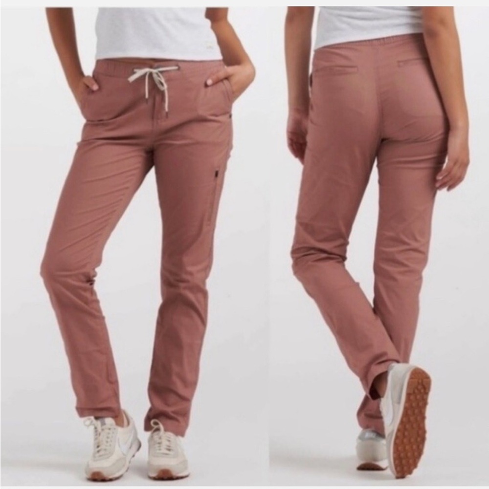 Vuori The Rise The Shine organic cotton womens jogger in light terracotta size L